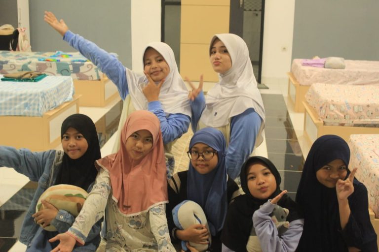 Belajar Mandiri, Menemukan Sahabat Baru: Hangatnya Ramadaan Saeid di Ma’had Ar Rohmah Bogor