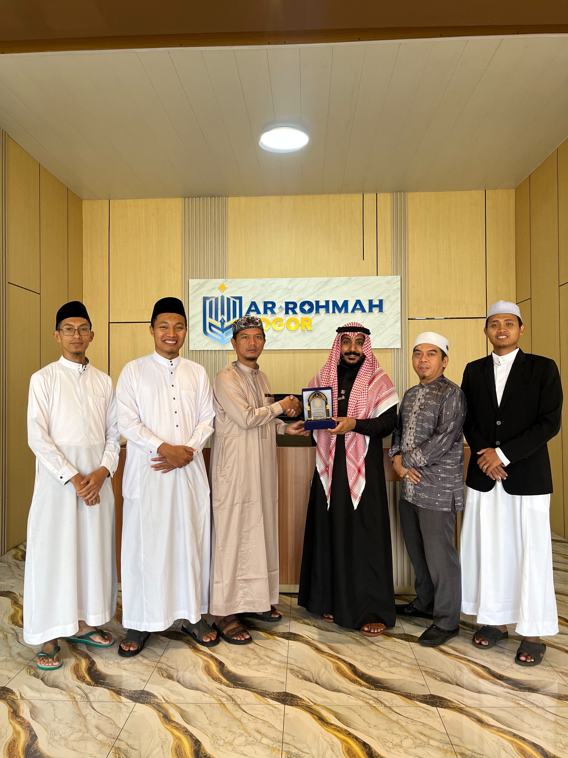 CEO Iqra Arabia Company Universitas Umm Al-Qura Kunjungi Ar Rohmah Bogor